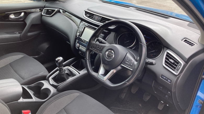 Nissan Qashqai 1.3 DiG-T 160 Acenta Premium 5dr Petrol Hatchback